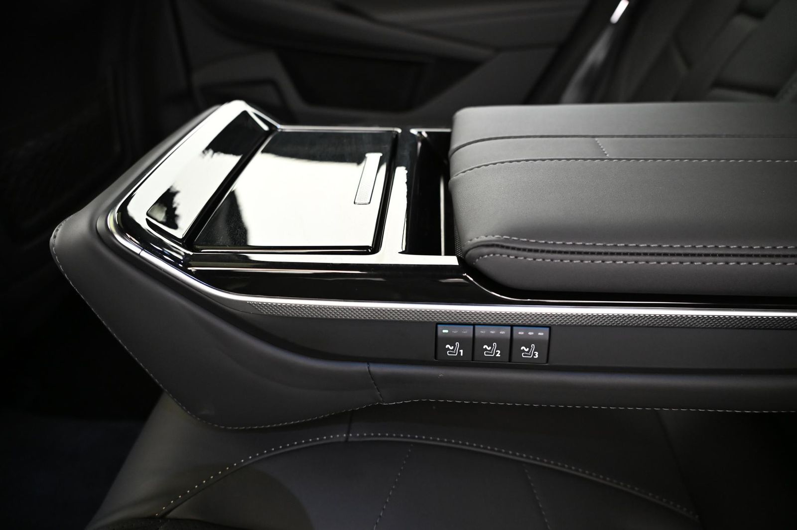 DS Automobiles DS9 1.6 E-Tense 250 OPERA UVP 74.000 EUR