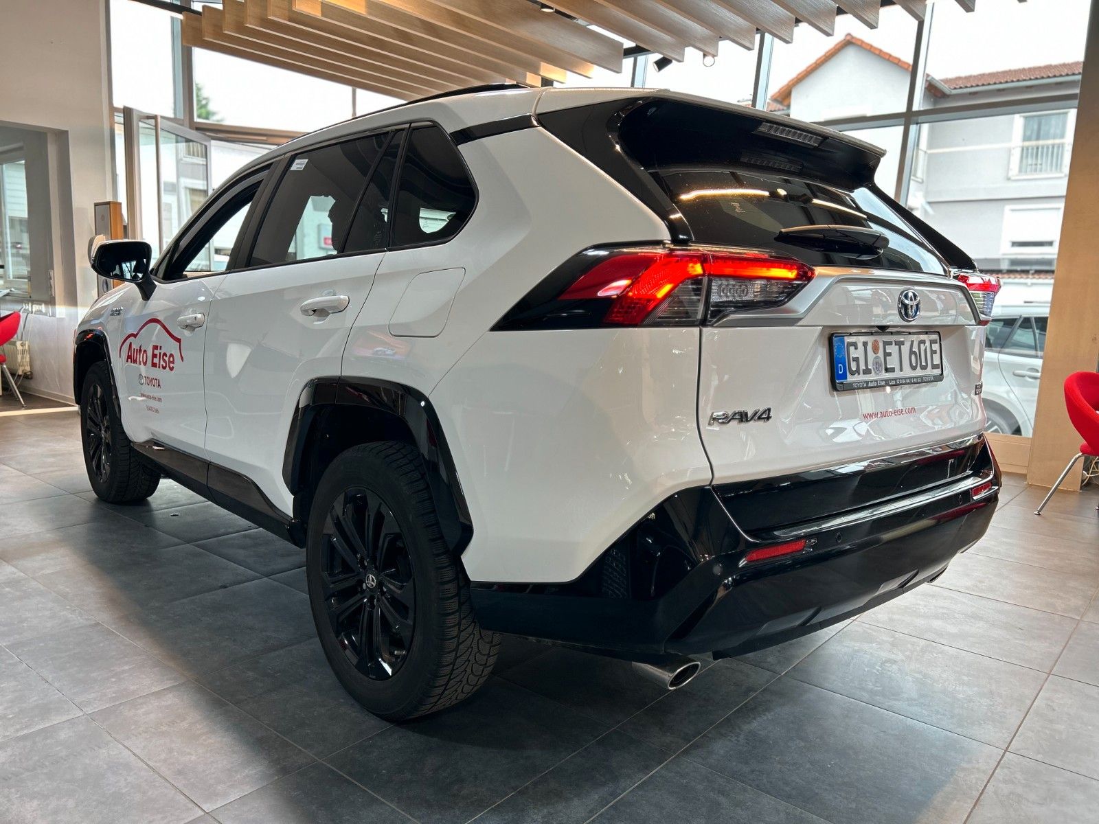 Toyota RAV 4 RAV4 Plug-in Hybrid 4x4 - Samsaru's Car Outlet