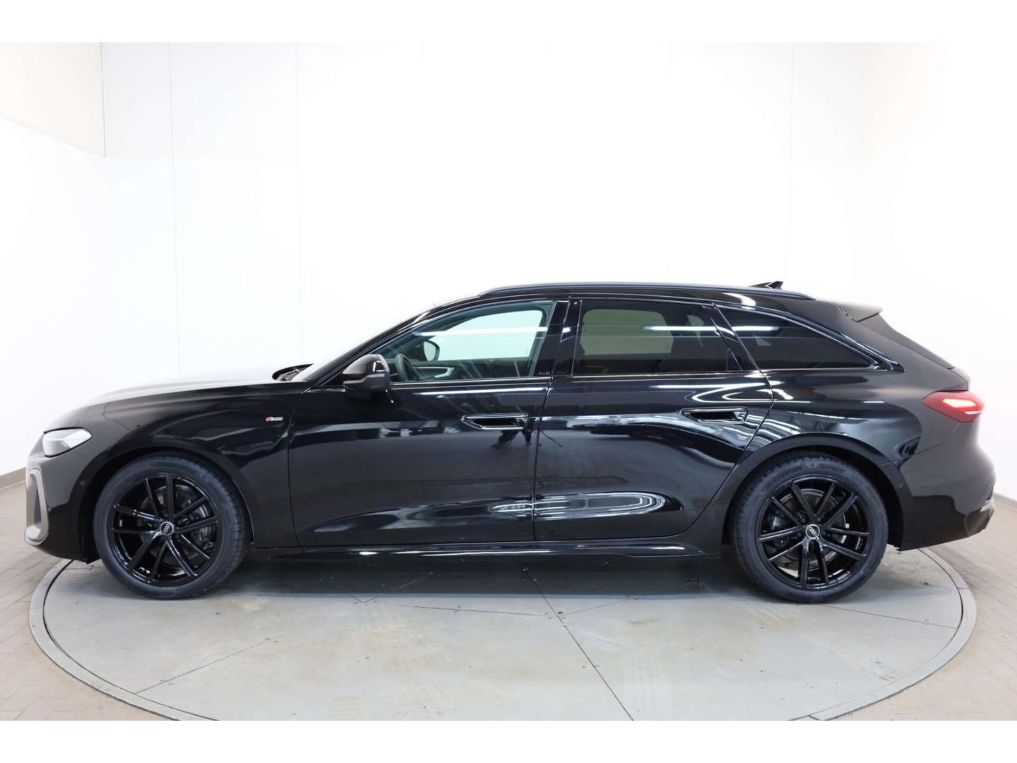 Audi A5 Avant TFSI quattro S line edition one AHK/19'
