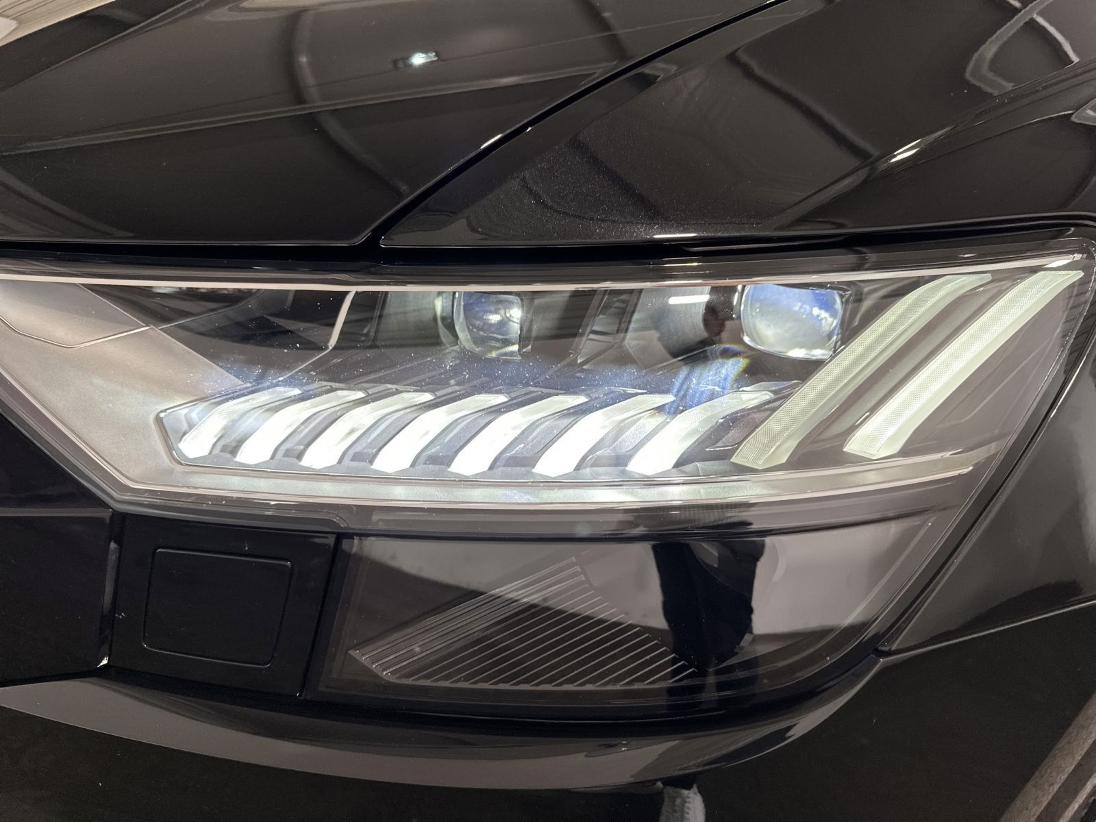 Audi Q8 50 TDI QUATTRO S LINE +MATRIX+RAUTE+PANO+AHK+