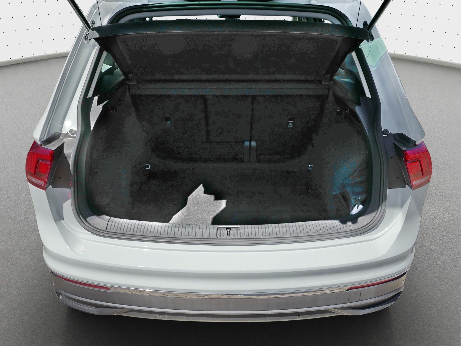 Volkswagen Tiguan 2.0 TDI - Samsaru's Car Outlet