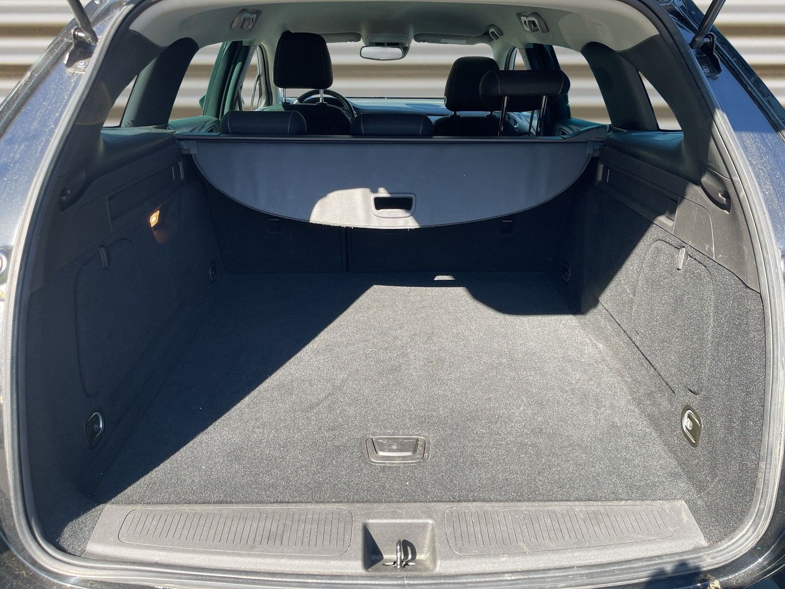 Opel Astra 145PS Business - Samsaru's Car Outlet