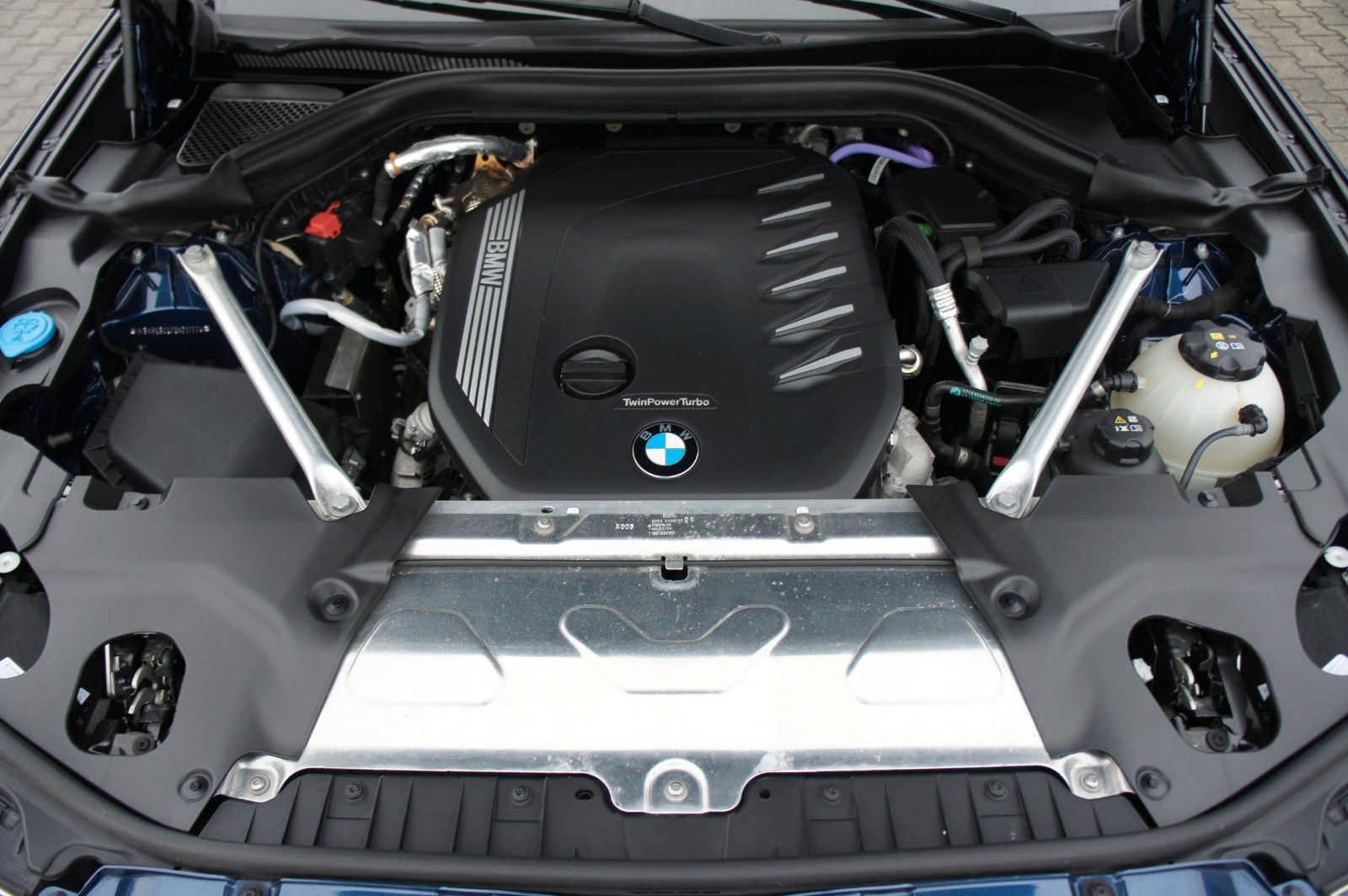 BMW X3 30d xDrive *M-SPORT*STANDHZG*360°*AHK*