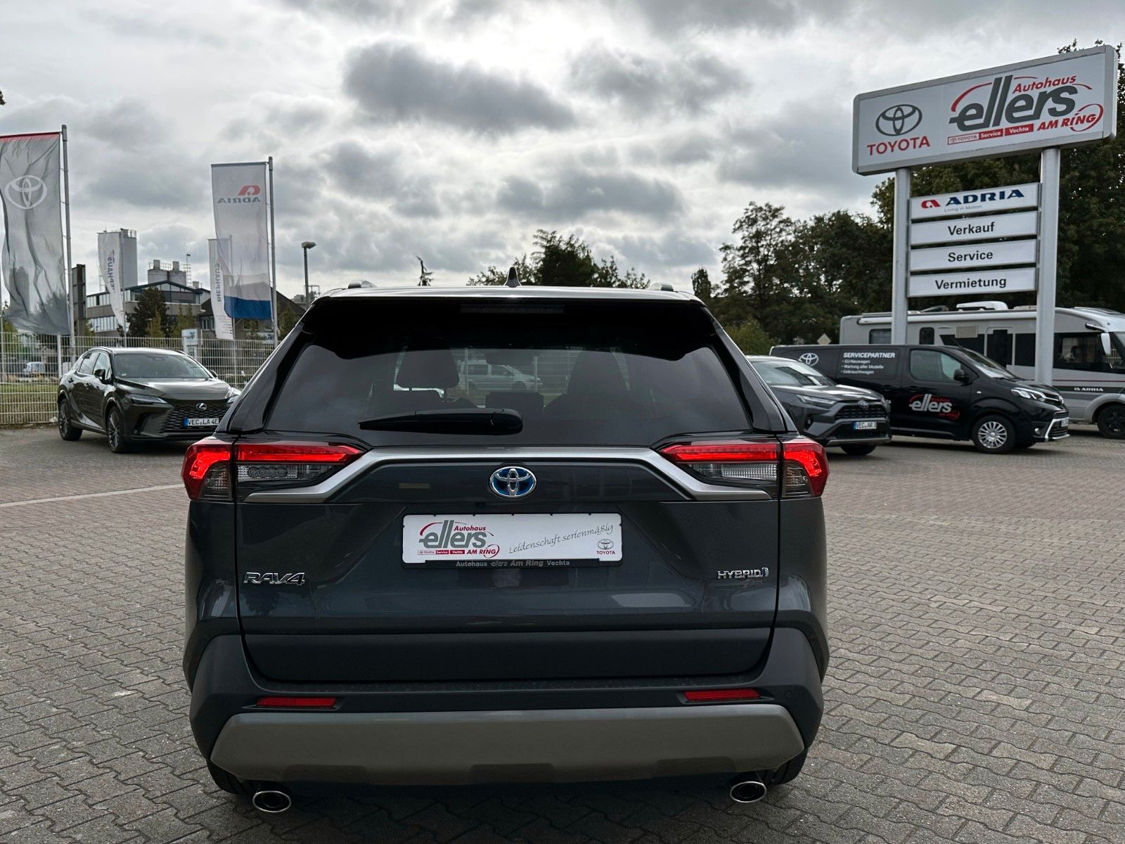 Toyota RAV 4 HYBRID PANORAMA LEDER NAVI DAB JBL 360°...