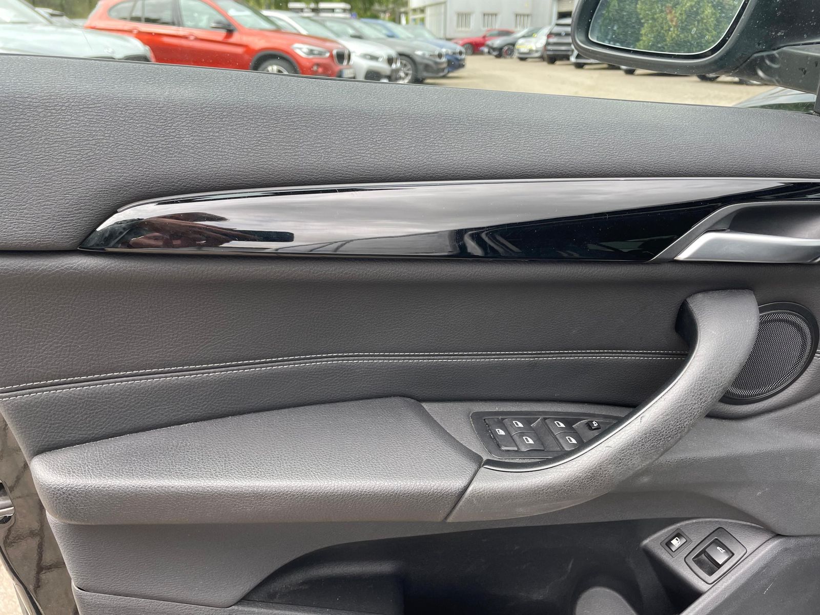 BMW X1 xDrive25e - Samsaru's Car Outlet