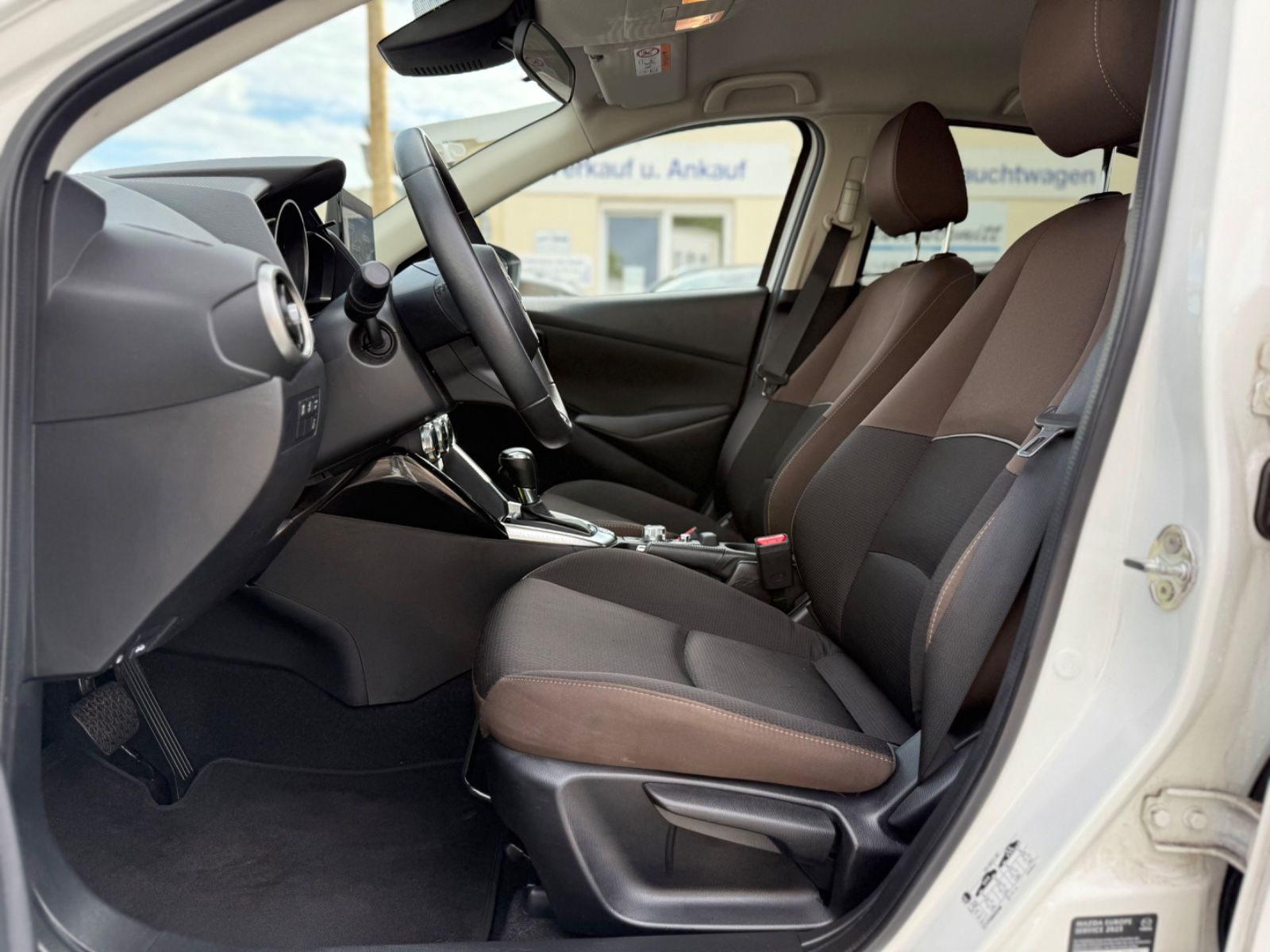 Mazda 2 Lim. Exclusive - Samsaru's Car Outlet