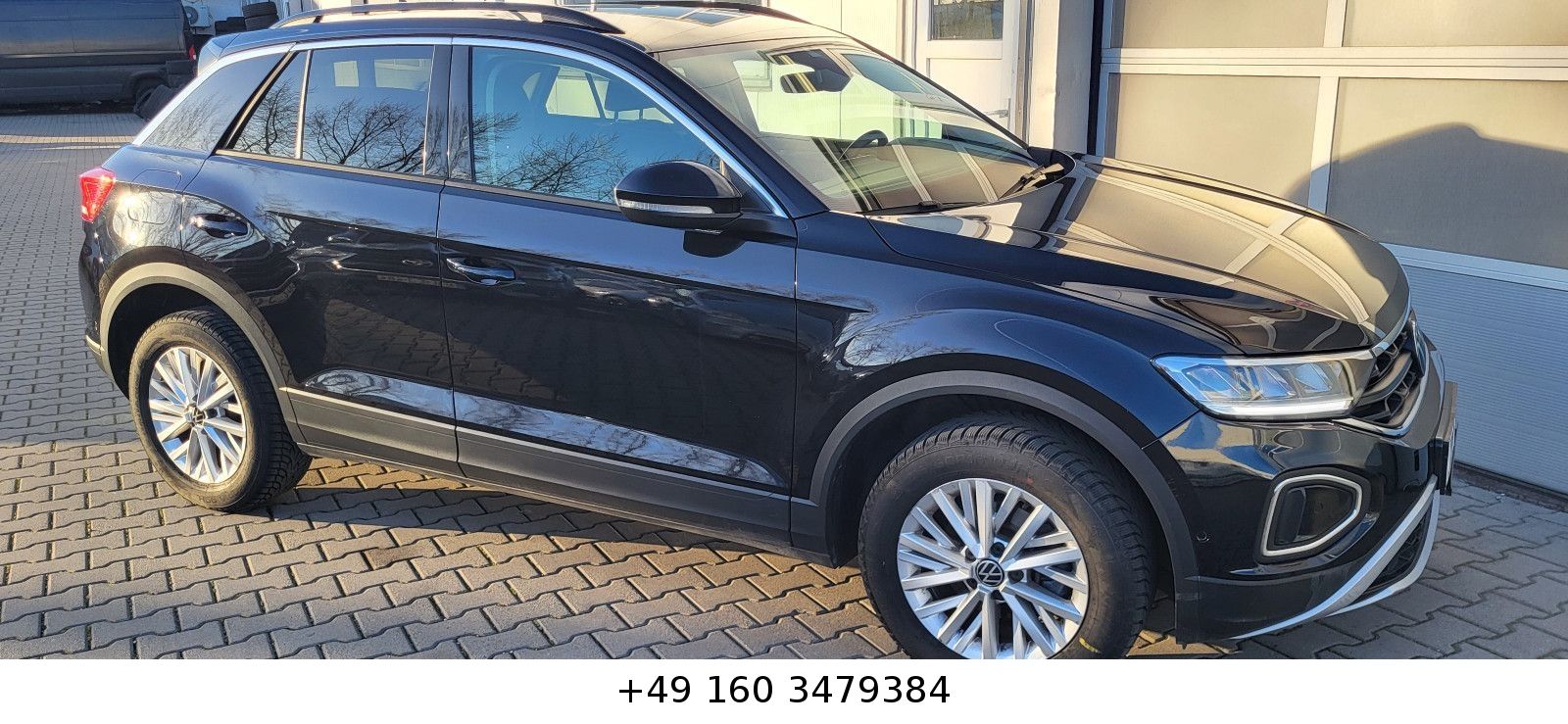 Volkswagen T-Roc Life - Samsaru's Car Outlet