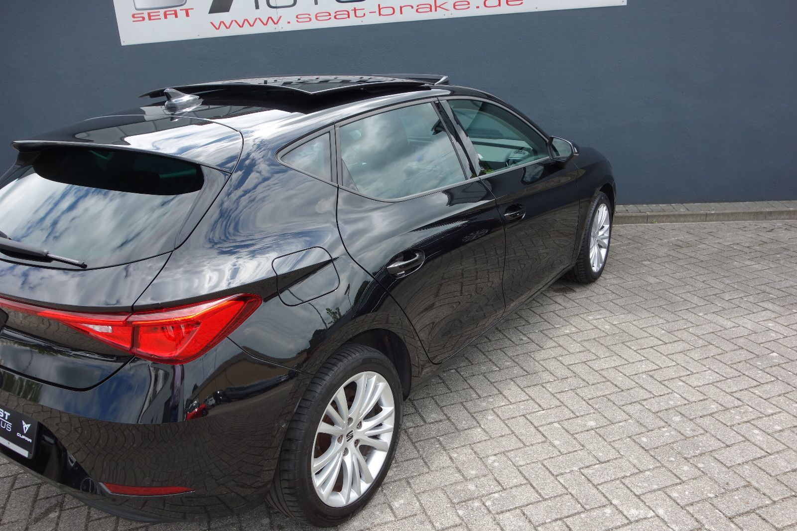 Seat Leon Style 1,0 TSI 81 kw DSG - Samsaru's Car Outlet