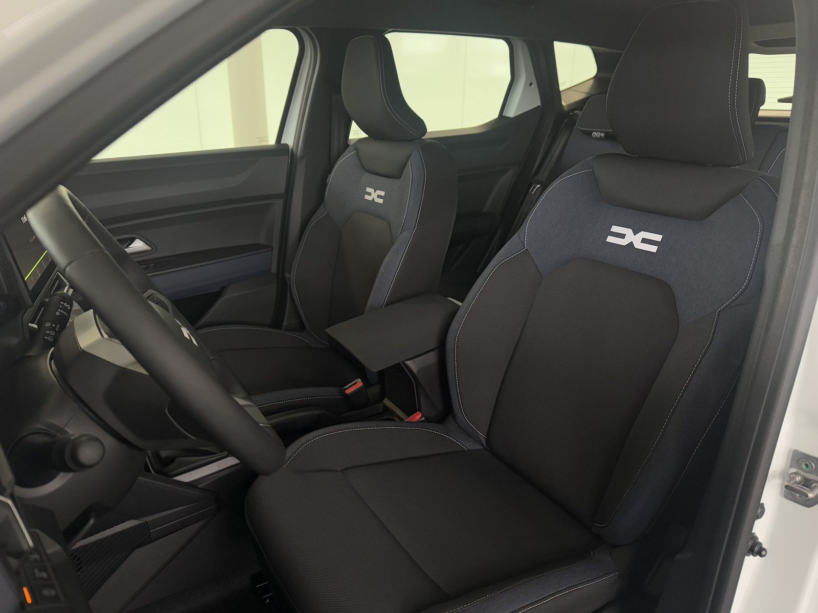 Dacia Duster III TCe 130 EXPRESSION 4x4 - Samsaru's Car Outlet