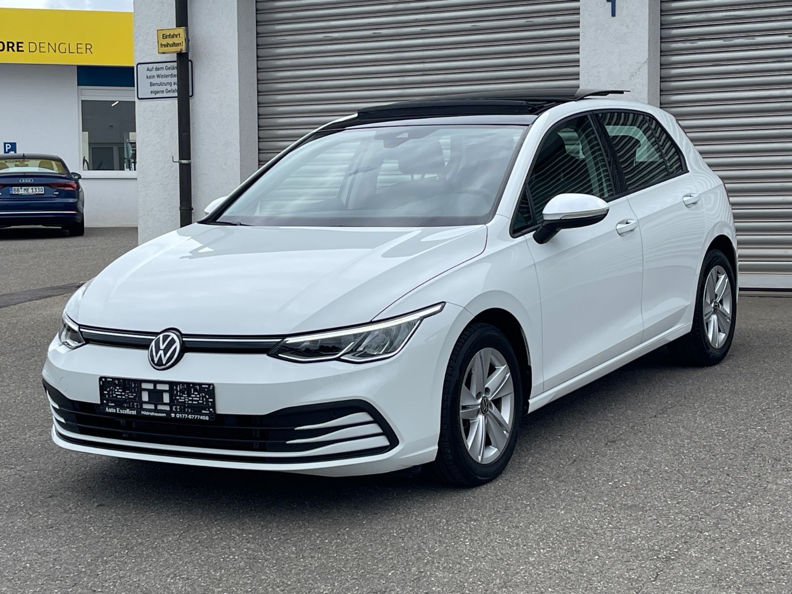 Volkswagen Golf VIII 2.0 TDI Life - Samsaru's Car Outlet