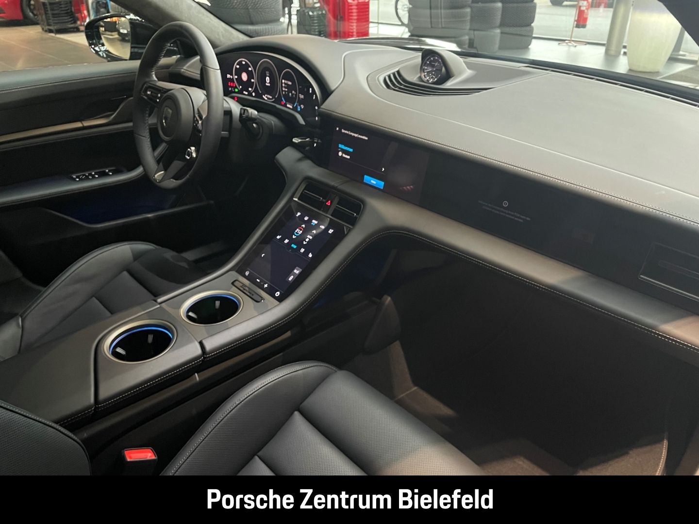 Porsche Taycan Turbo HA-Lenkung InnoDrive Sitzbelüftung
