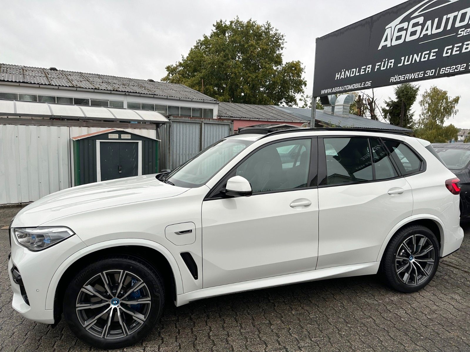 BMW X5 xDr45e M Sport PANO*M Sitze*Laser*ACC*360°