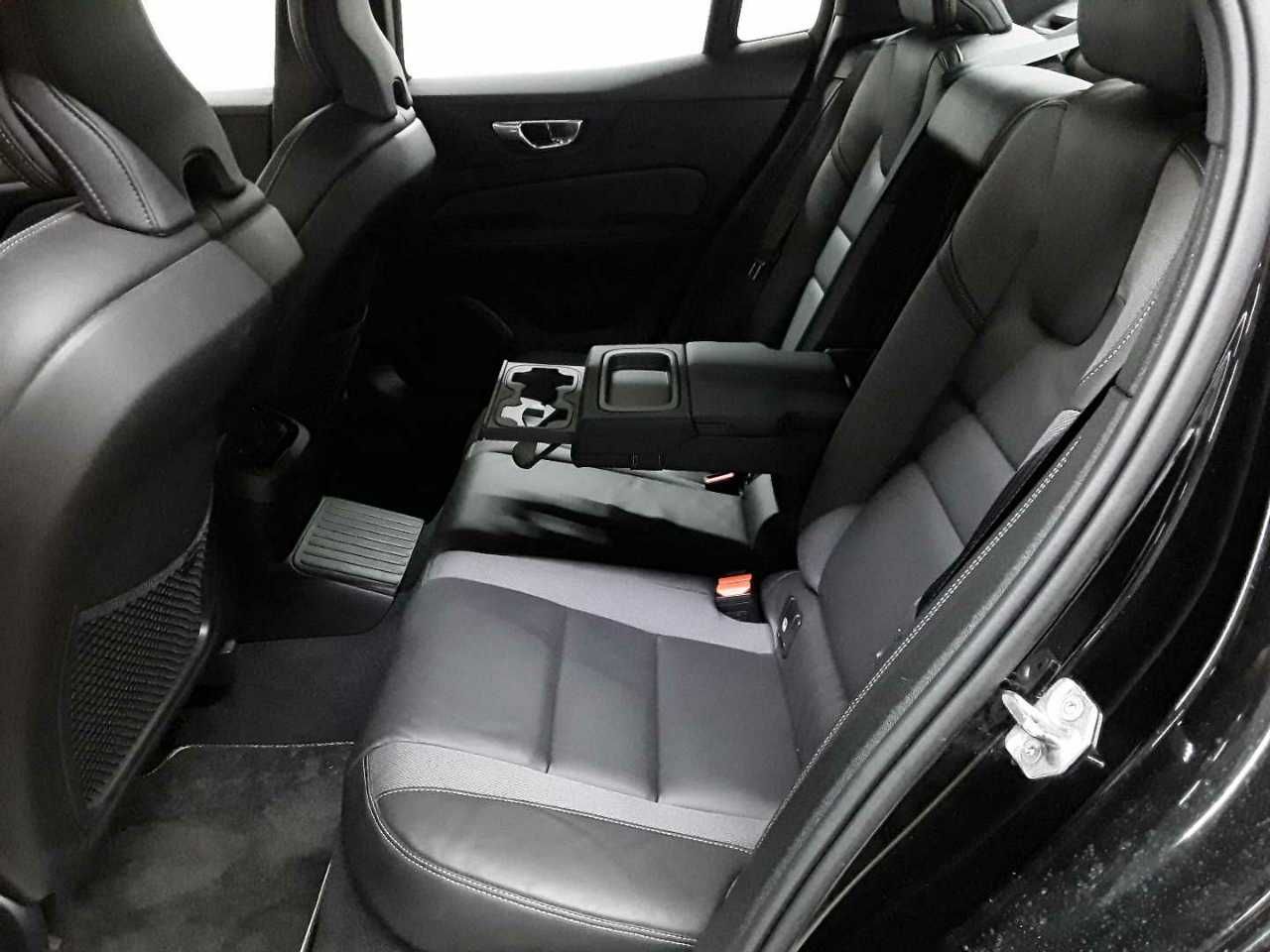 Volvo S60 T8 Recharge AWD RDesign PANO