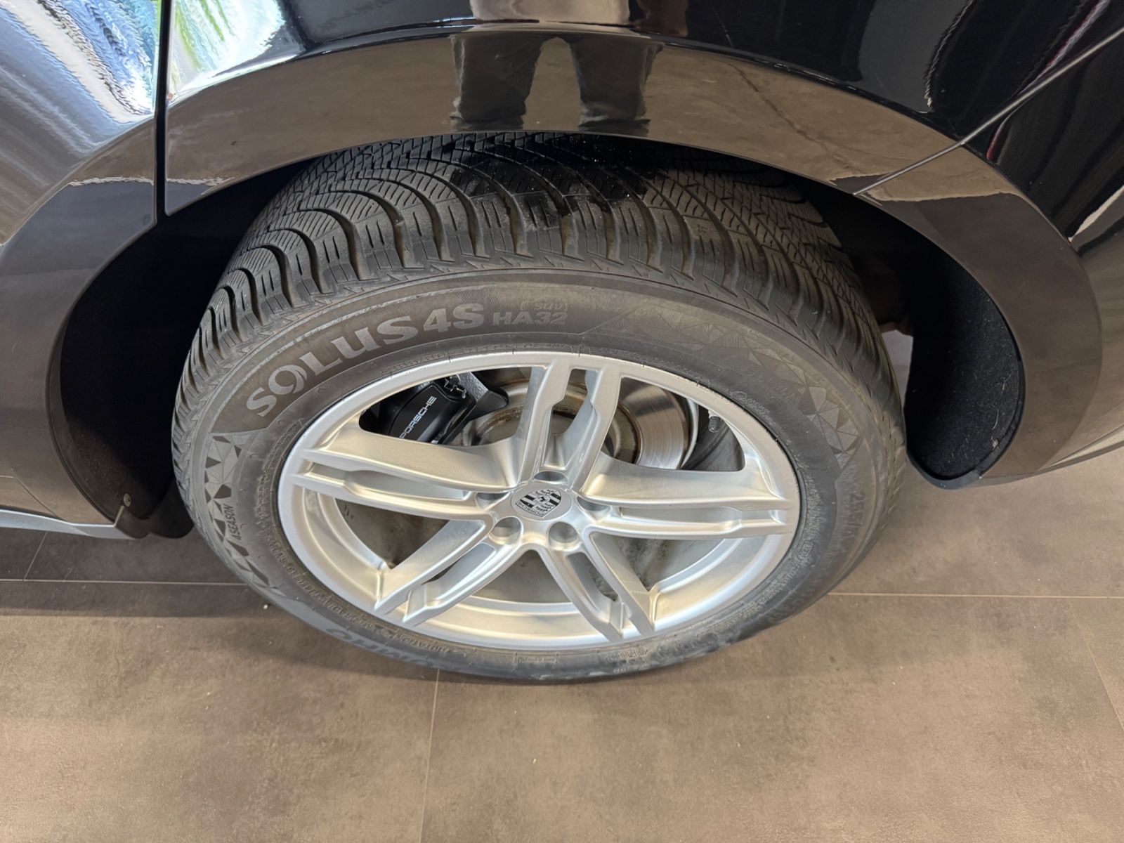 Porsche Macan - Samsaru's Car Outlet