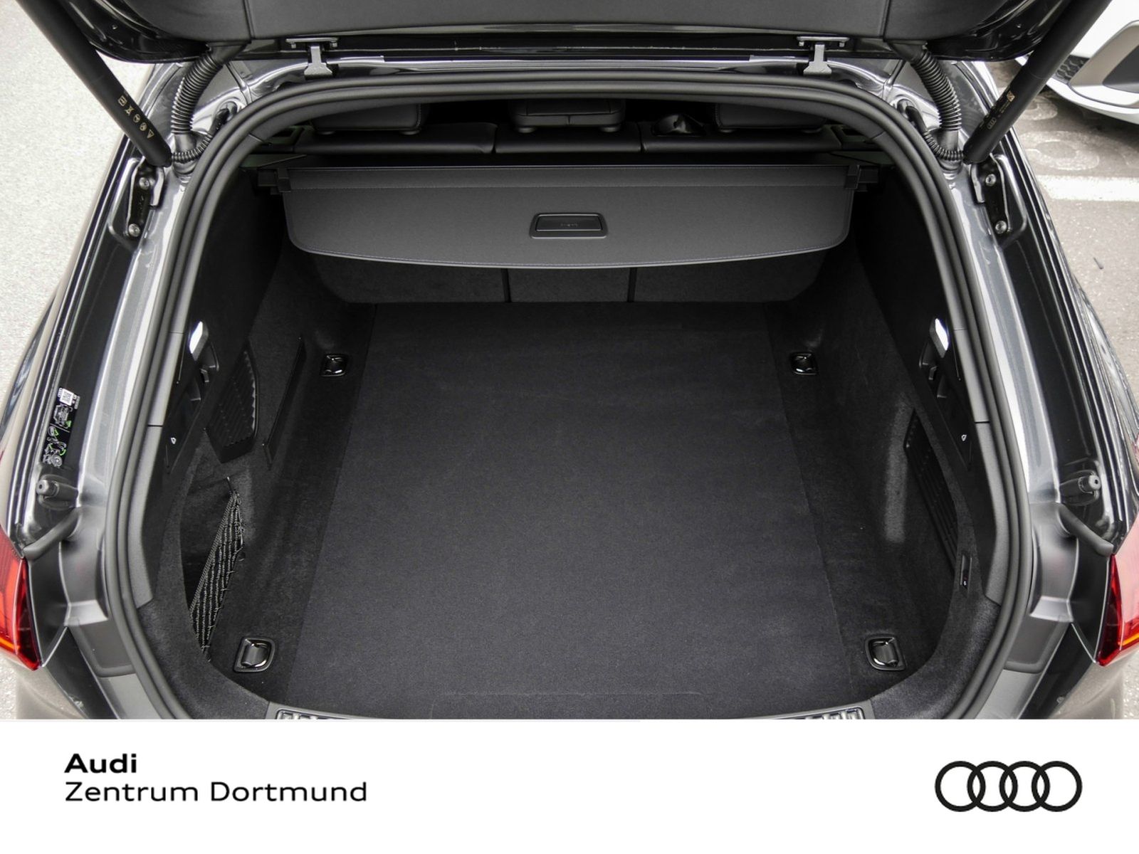 Audi A5 Avant S LINE AHK 360CAM ACC LM19 EKLAPPE NAVI