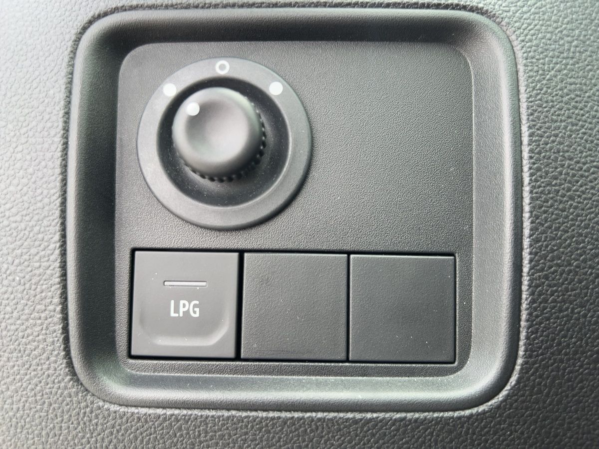 Dacia Duster II 1.0 TCe 100 LPG Comfort 2WD - Samsaru's Car Outlet