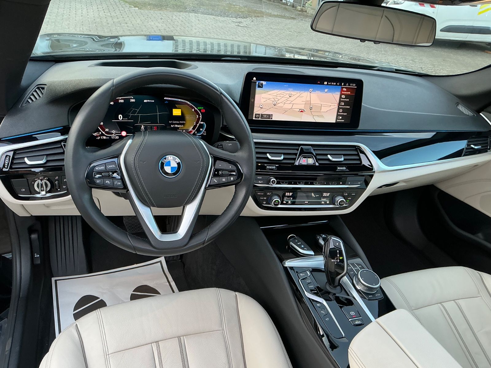 BMW 530 e xDrive M Sport S Dach, Display Key LDG
