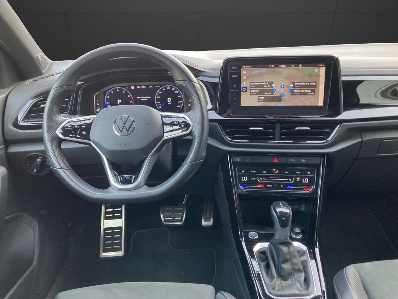 Volkswagen T-Roc 1.5 TSI DSG R-Line - Samsaru's Car Outlet