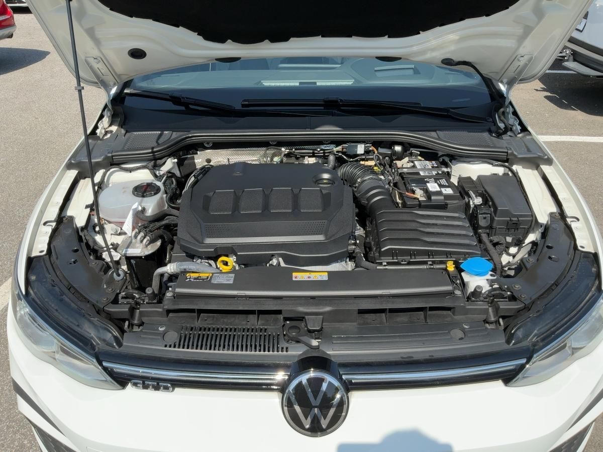 Volkswagen Golf VIII 2.0 TDI GTD - Samsaru's Car Outlet
