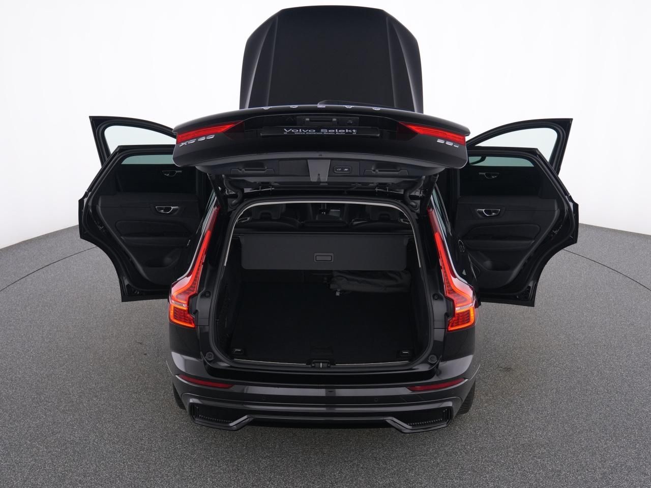 Volvo XC60 B5 AWD PLUS DARK AHK+H&KSOUND+PANO+MEMORY+