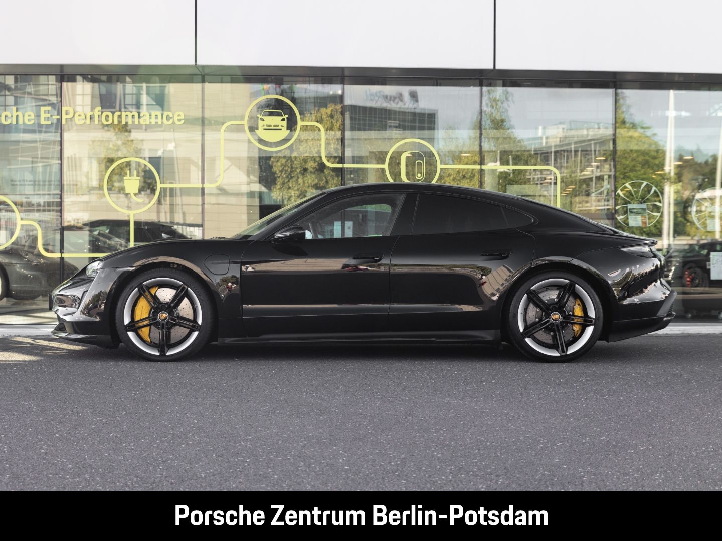 Porsche Taycan Turbo S BOSE Sport-Chrono Paket LED-Matri