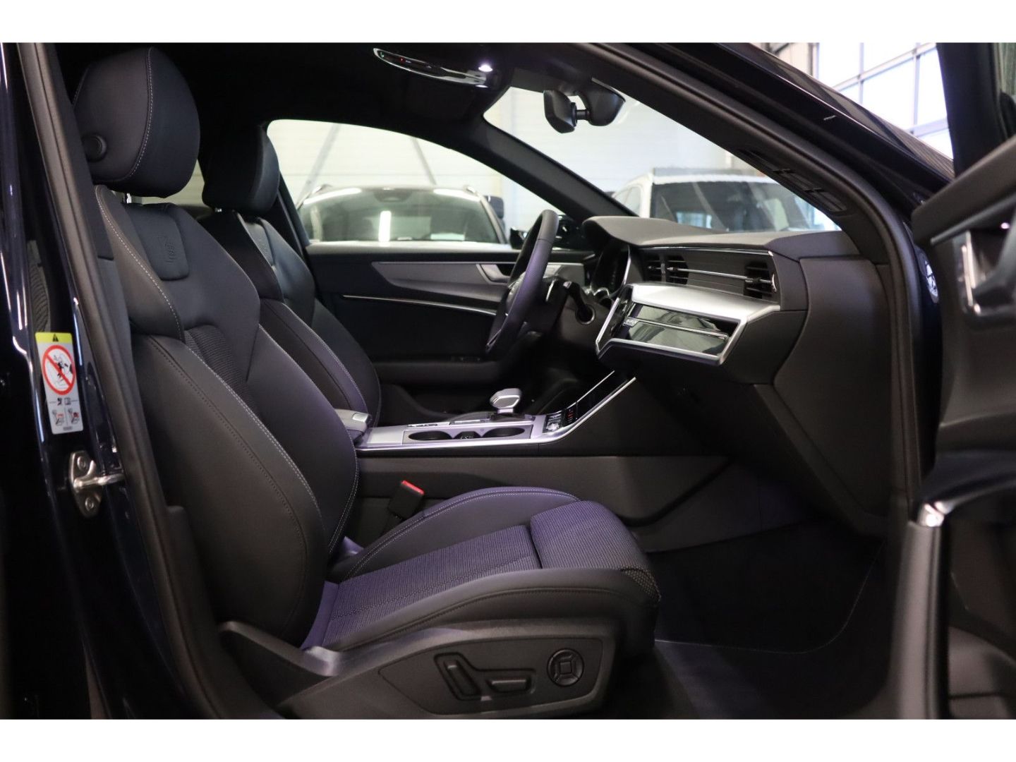 Audi A6 Avant 45 TDI quattro S line - Samsaru's Car Outlet
