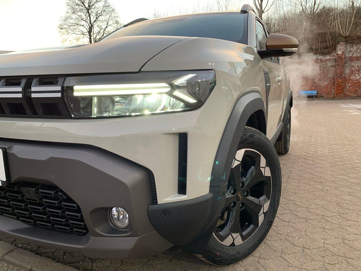 Dacia Duster EXTREME HYBRID 140 - Samsaru's Car Outlet