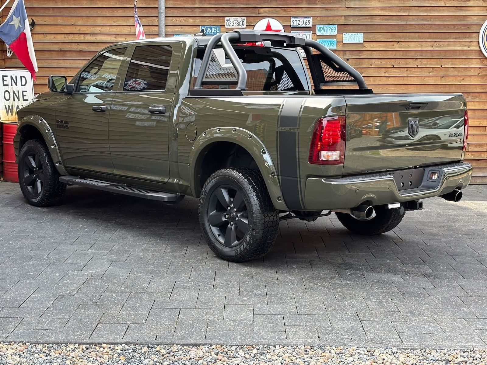 Dodge RAM 1500 5,7L Warlock 4x4 LEDER AHK LED