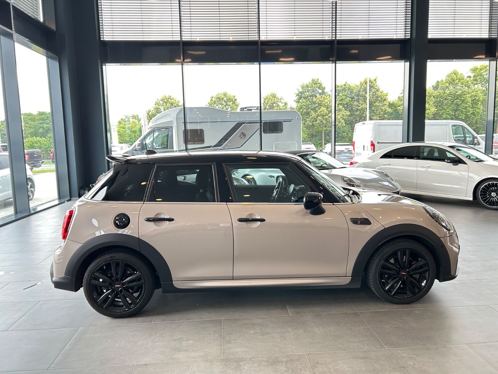 MINI Cooper S John Cooper Works - Samsaru's Car Outlet