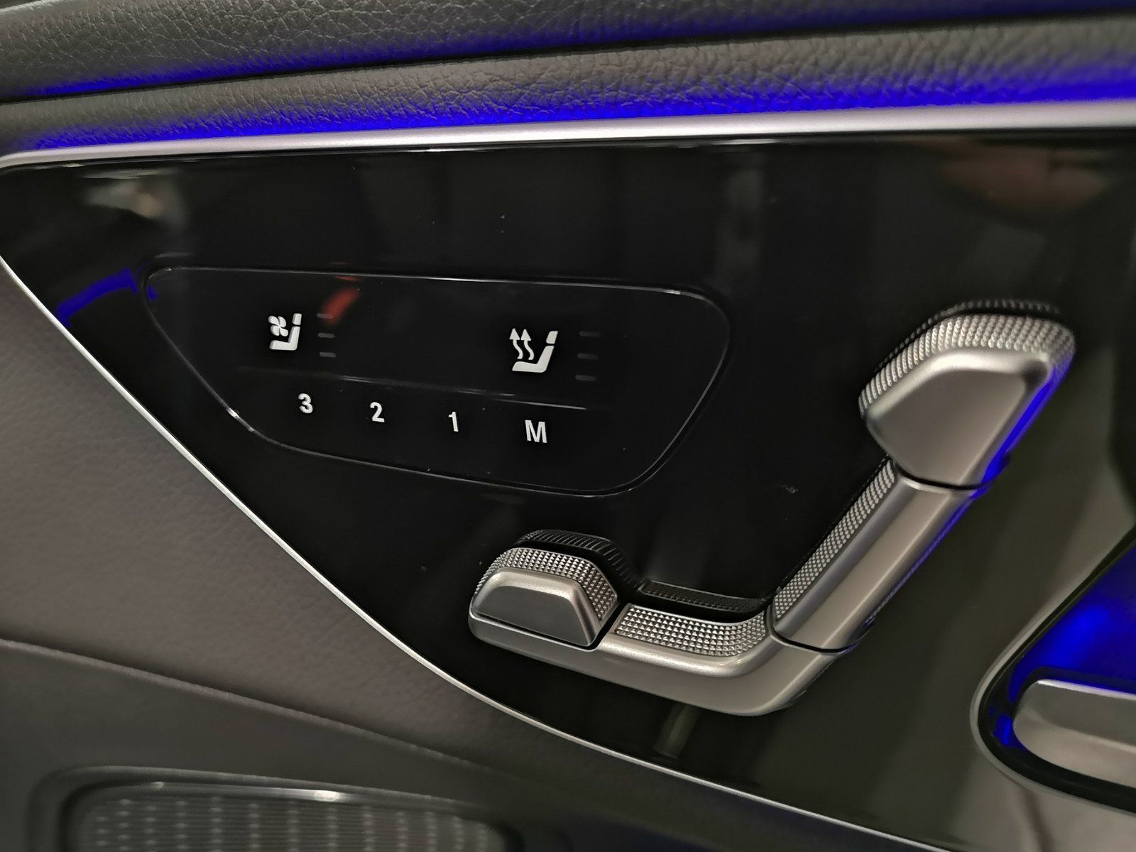 Mercedes-Benz GLC 300 de 4M Avantgarde+PANO+AHK+360+DISTRONIC+