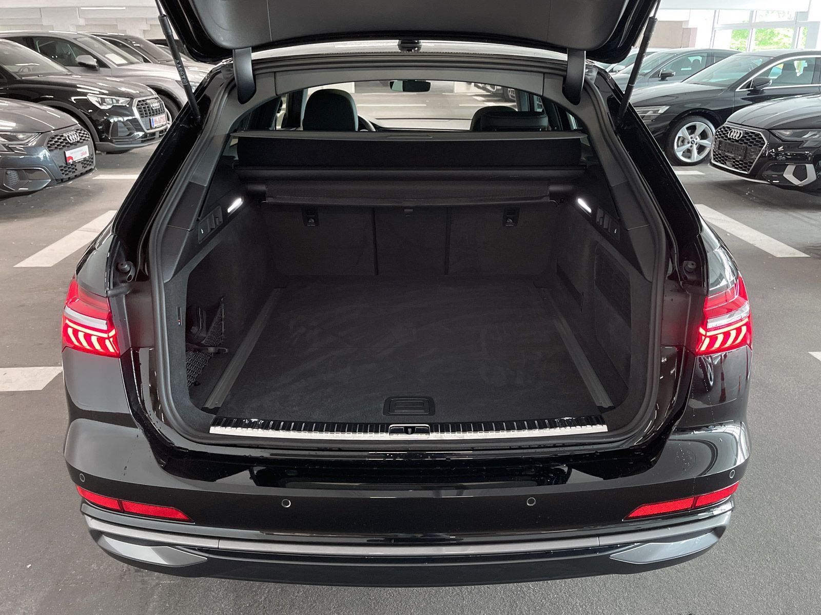 Audi A6 Avant 45 TFSI qu S line S tronic - Samsaru's Car Outlet
