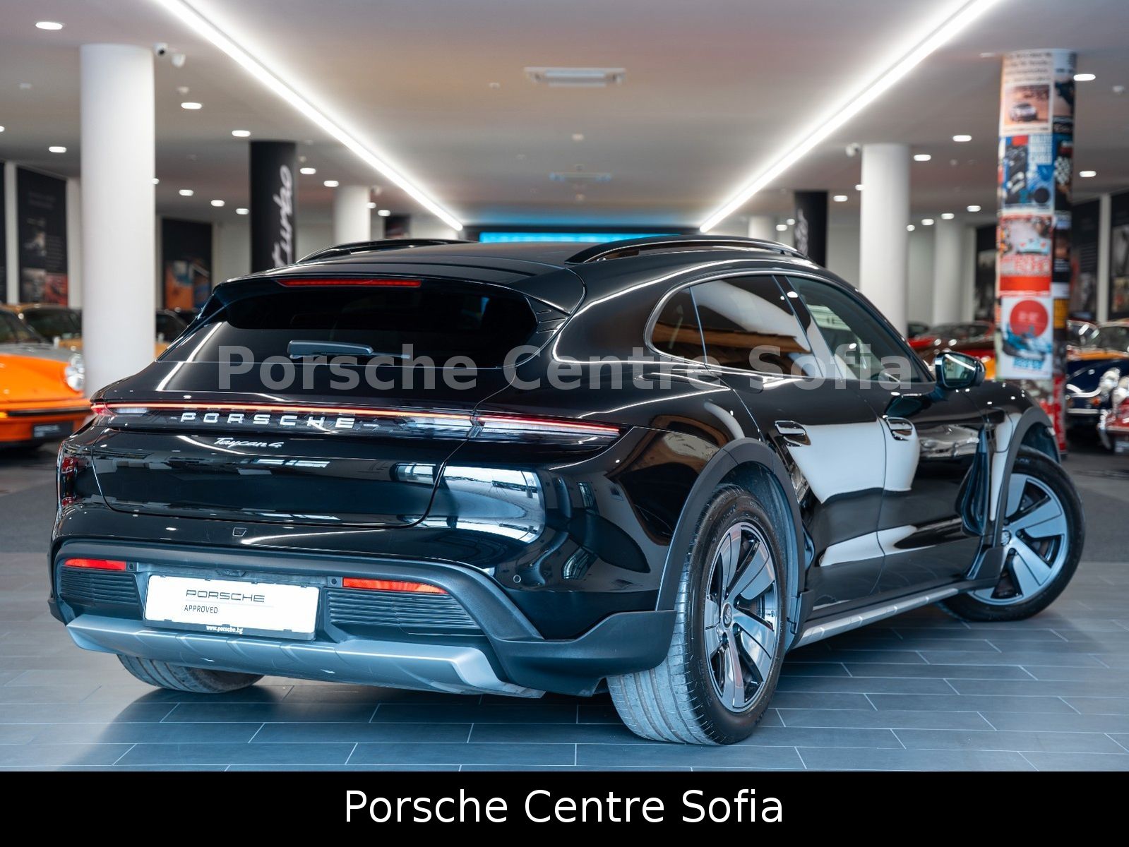 Porsche Taycan Cross Turismo 4