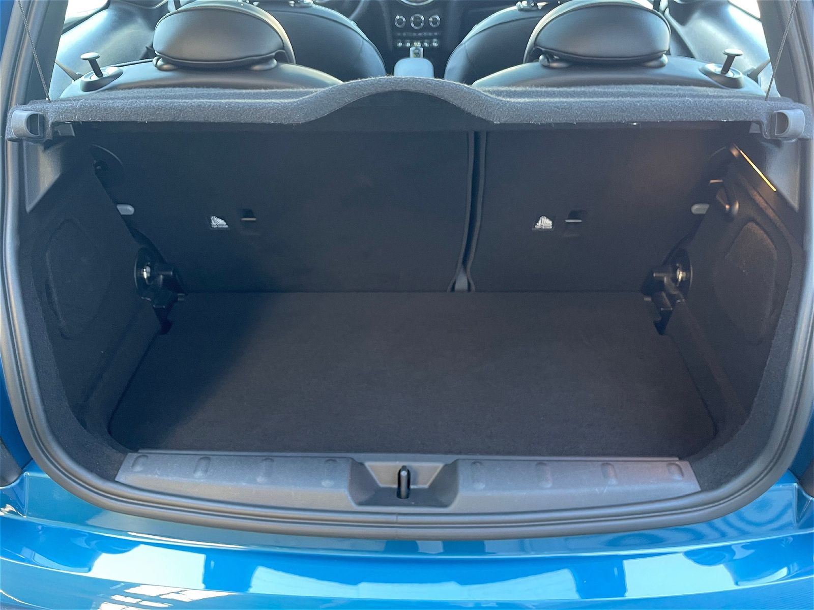 MINI Cooper SE - Samsaru's Car Outlet