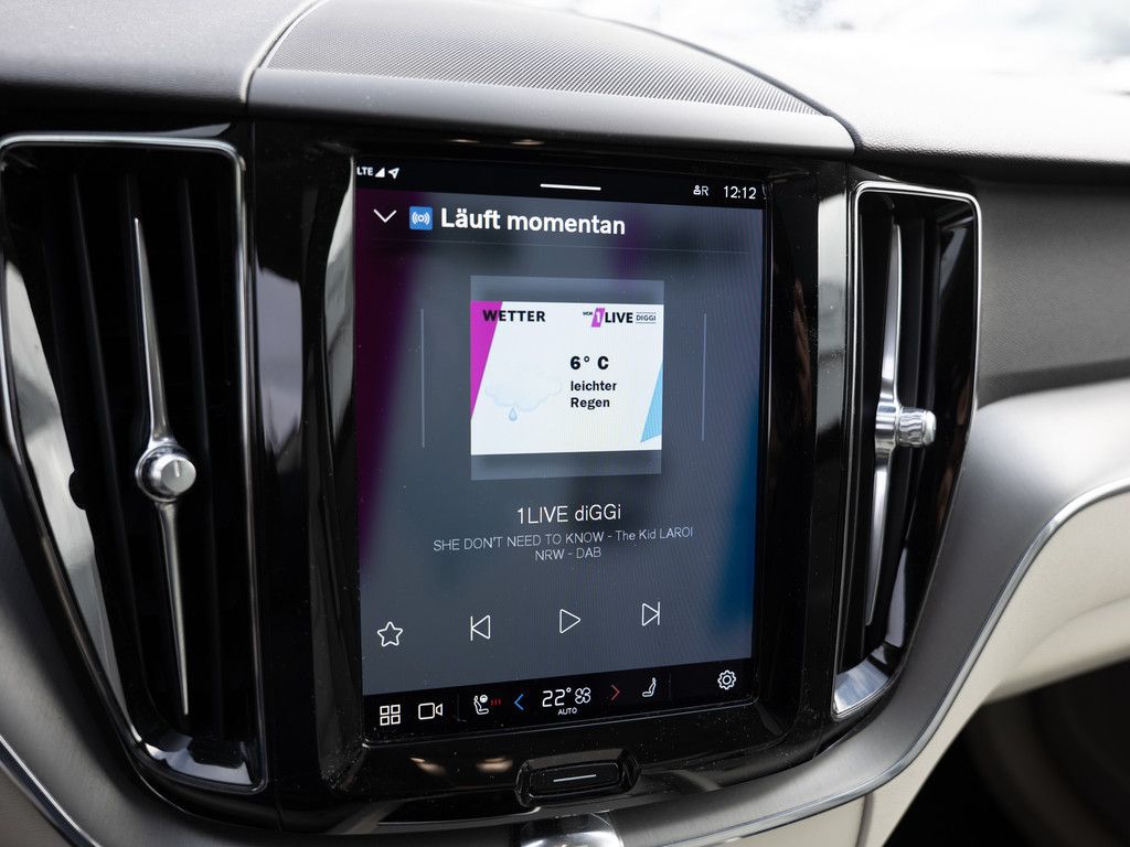 Volvo XC60 B4 Momentum Pro AWD STANDHZ LED PANO 360°