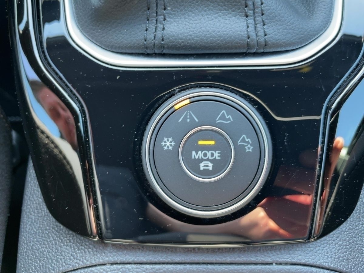 Volkswagen T-Roc 2.0 TDI 4Motion R-Line - Samsaru's Car Outlet