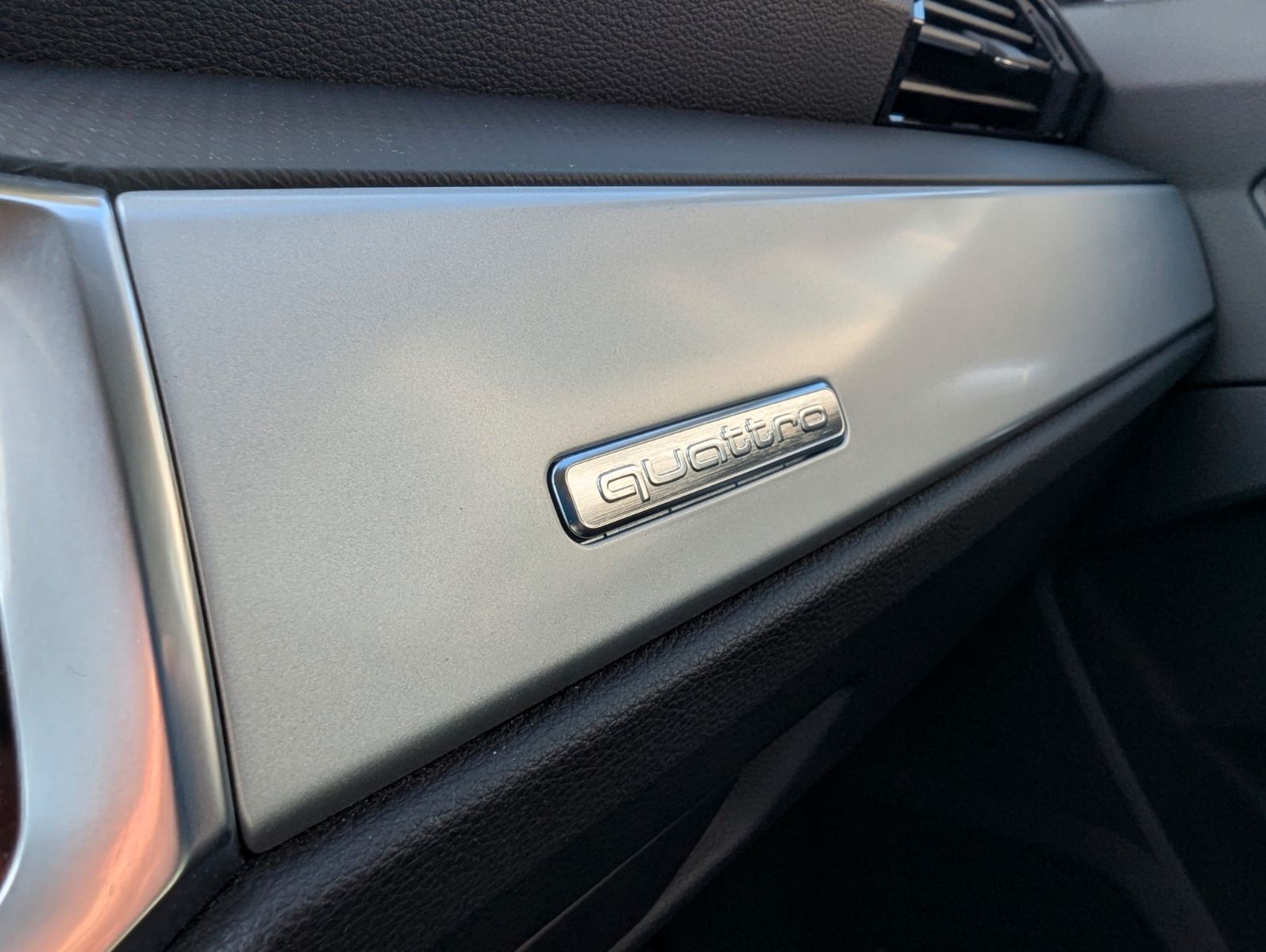 Audi Q3 35 TDI quattro S line - Samsaru's Car Outlet