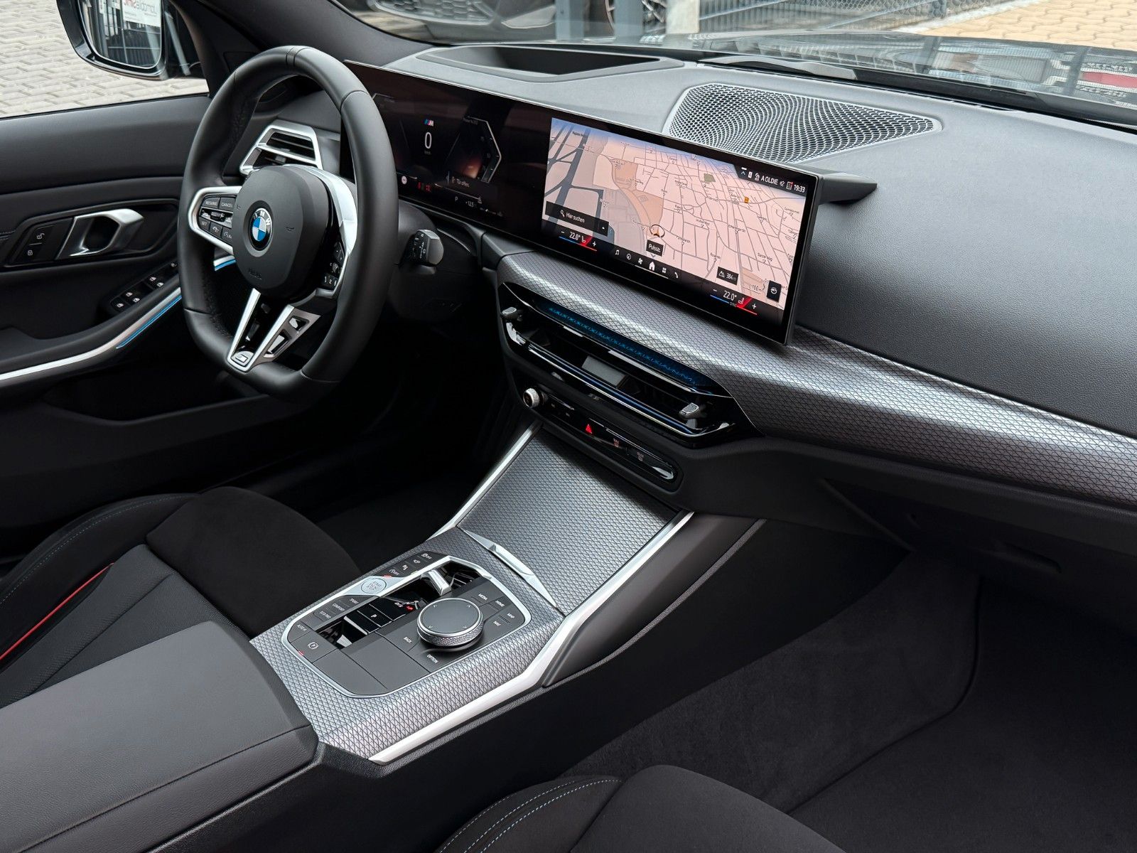 BMW 320i M Sport HuD AHK ACC 360° LED+