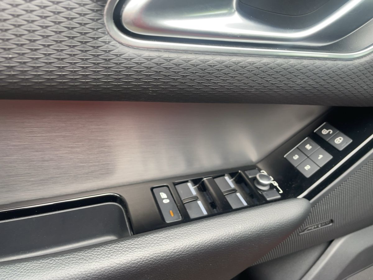RANGE ROVER VELAR D275 SE R-Dynamic Black - Samsaru's Car Outlet