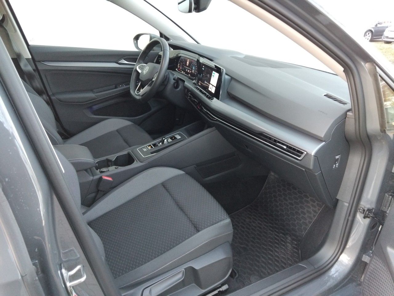 Volkswagen Golf VIII Variant eTSI DSG - Samsaru's Car Outlet