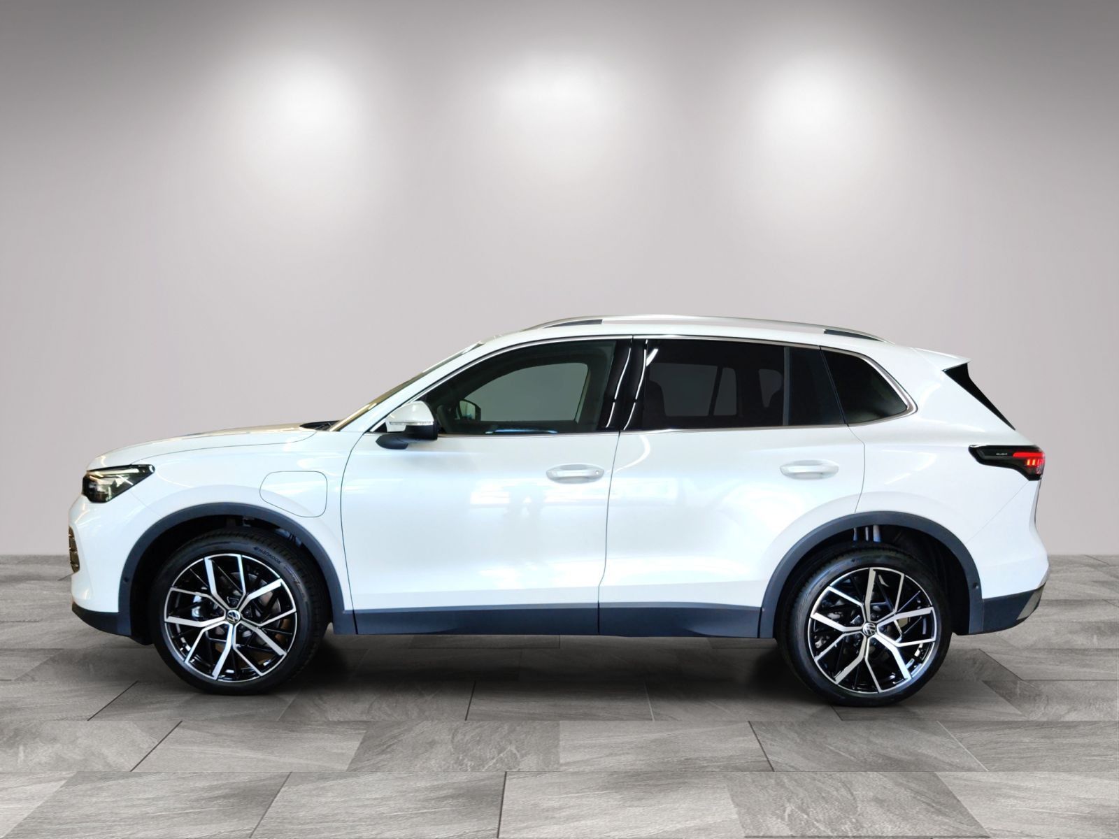 Volkswagen Tiguan Elegance 1.5 eHybrid AHK/HD-Matrix/"Dark"