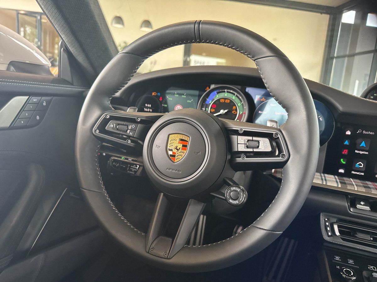 Porsche 992 TURBO 50 JAHRE HERITAGE DESIGN PAKET