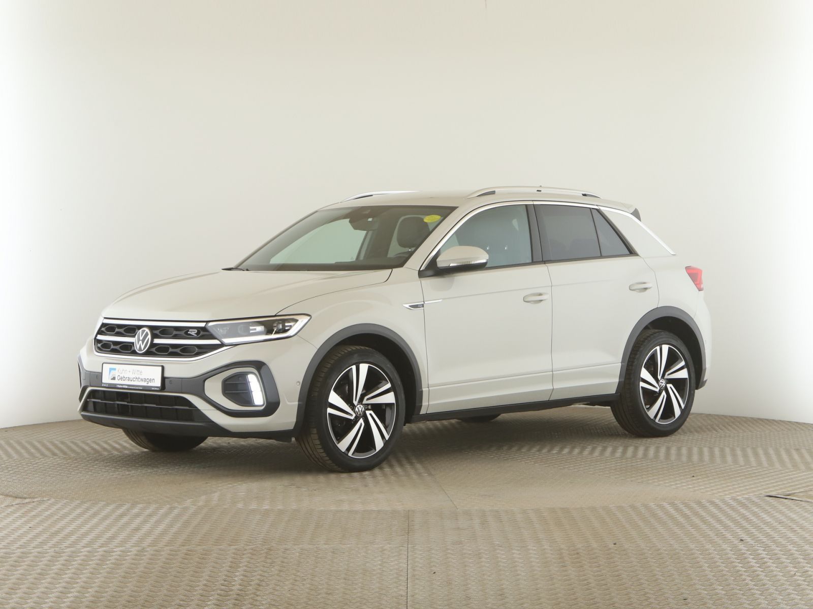 Volkswagen T-Roc 1.5 TSI R-Line - Samsaru's Car Outlet