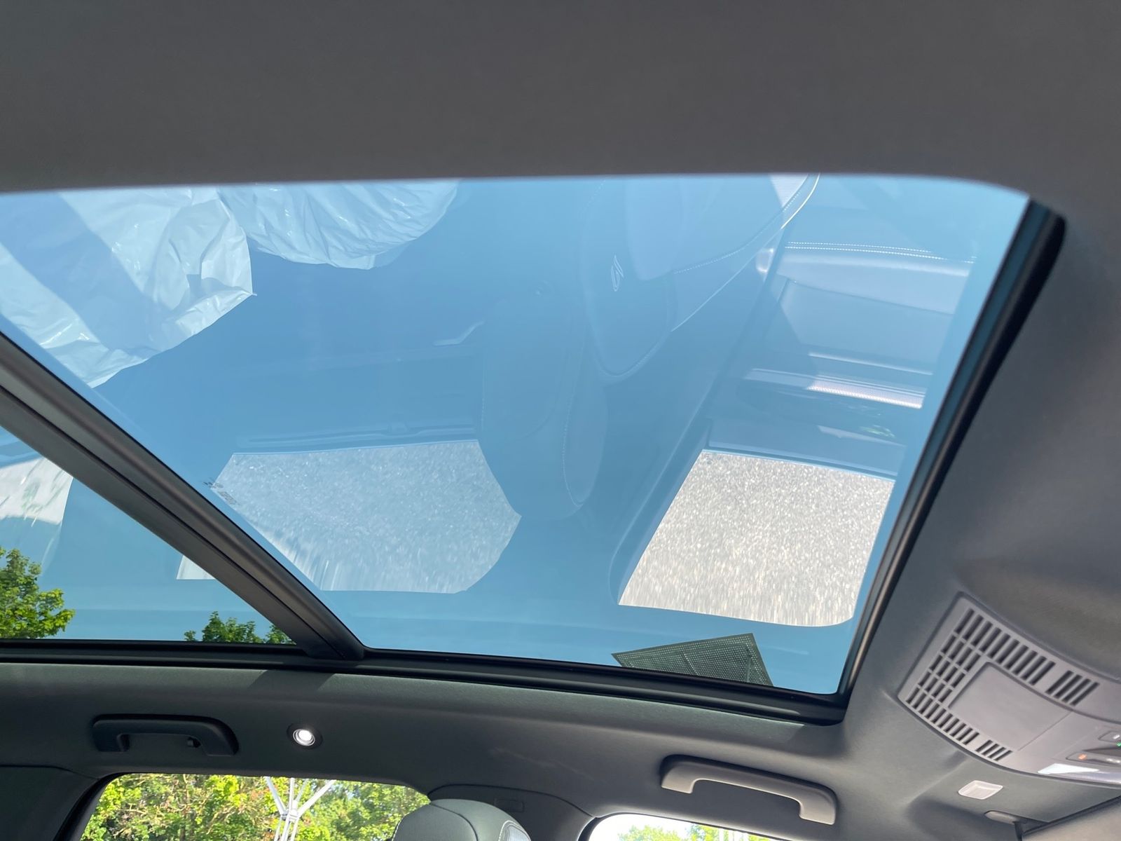 Volkswagen Touareg R-Line - Samsaru's Car Outlet