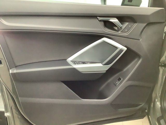 Audi Q3 45TFSI quattro Advanced - Samsaru's Car Outlet