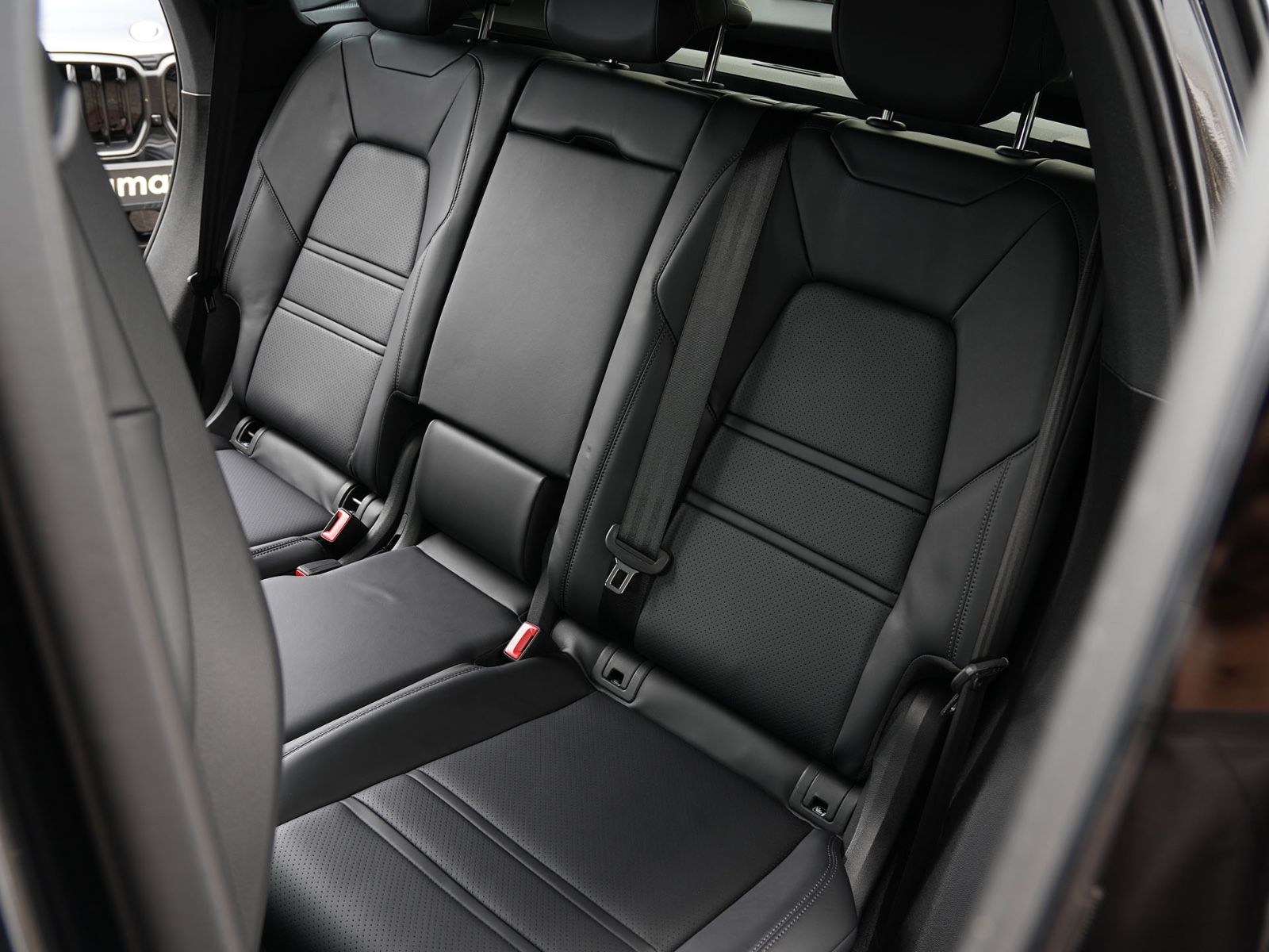 Porsche E-Hybrid MY24-INNODRIVE-ACC-LUFTF.-PANO-BOSE-RS
