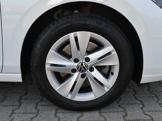 Volkswagen Golf VIII Variant 2.0 TDI Life - Samsaru's Car Outlet