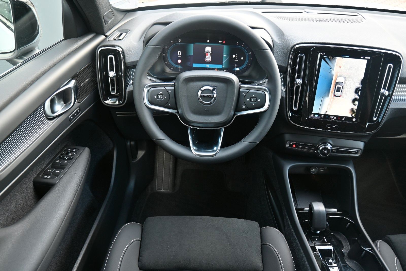 Volvo XC40 B4 DKG Plus Dark*FSHZG*360°*ACC*Allwetter