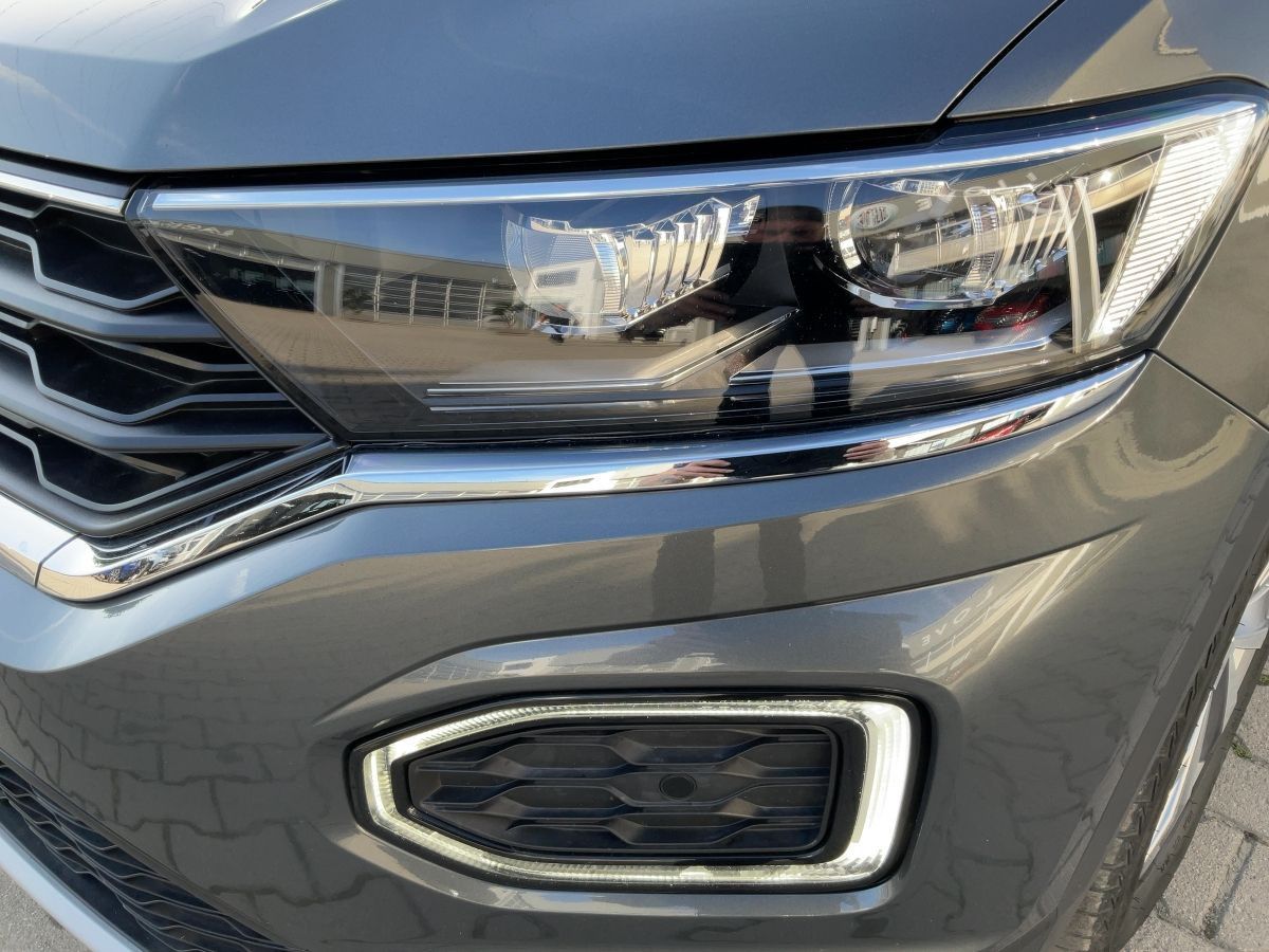 Volkswagen T-Roc 1.5 TSI STYLE - Samsaru's Car Outlet