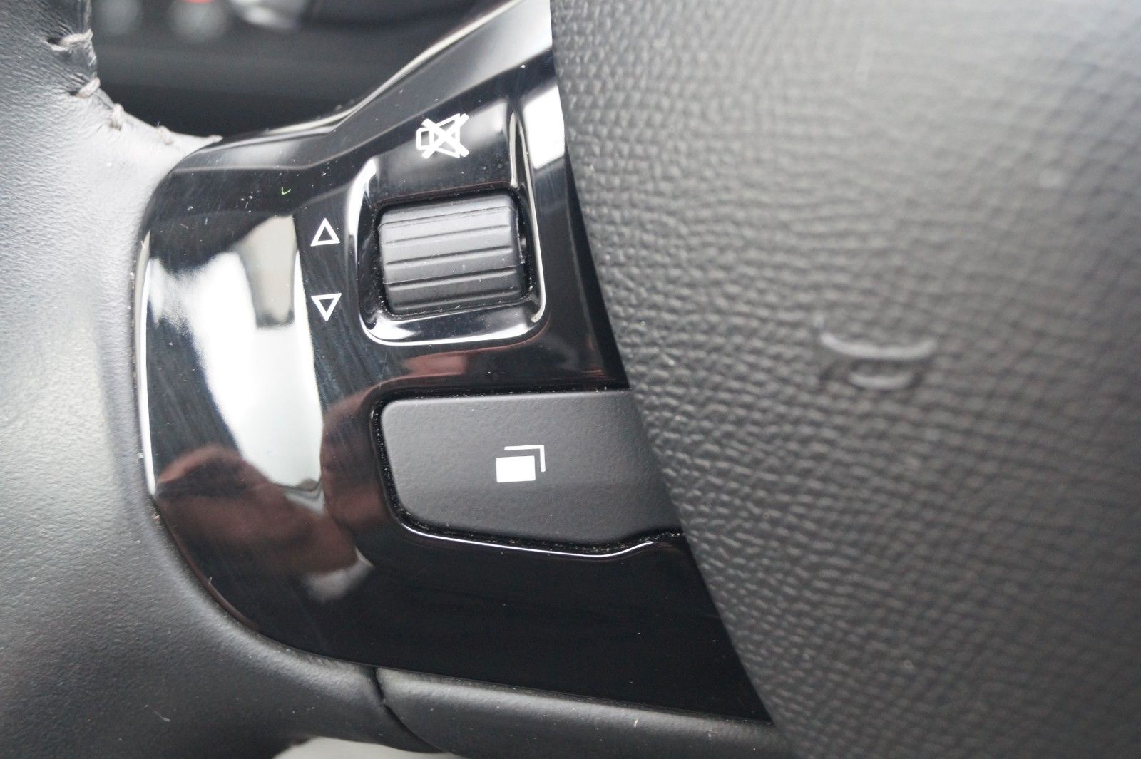 Peugeot 308 SW - Samsaru's Car Outlet