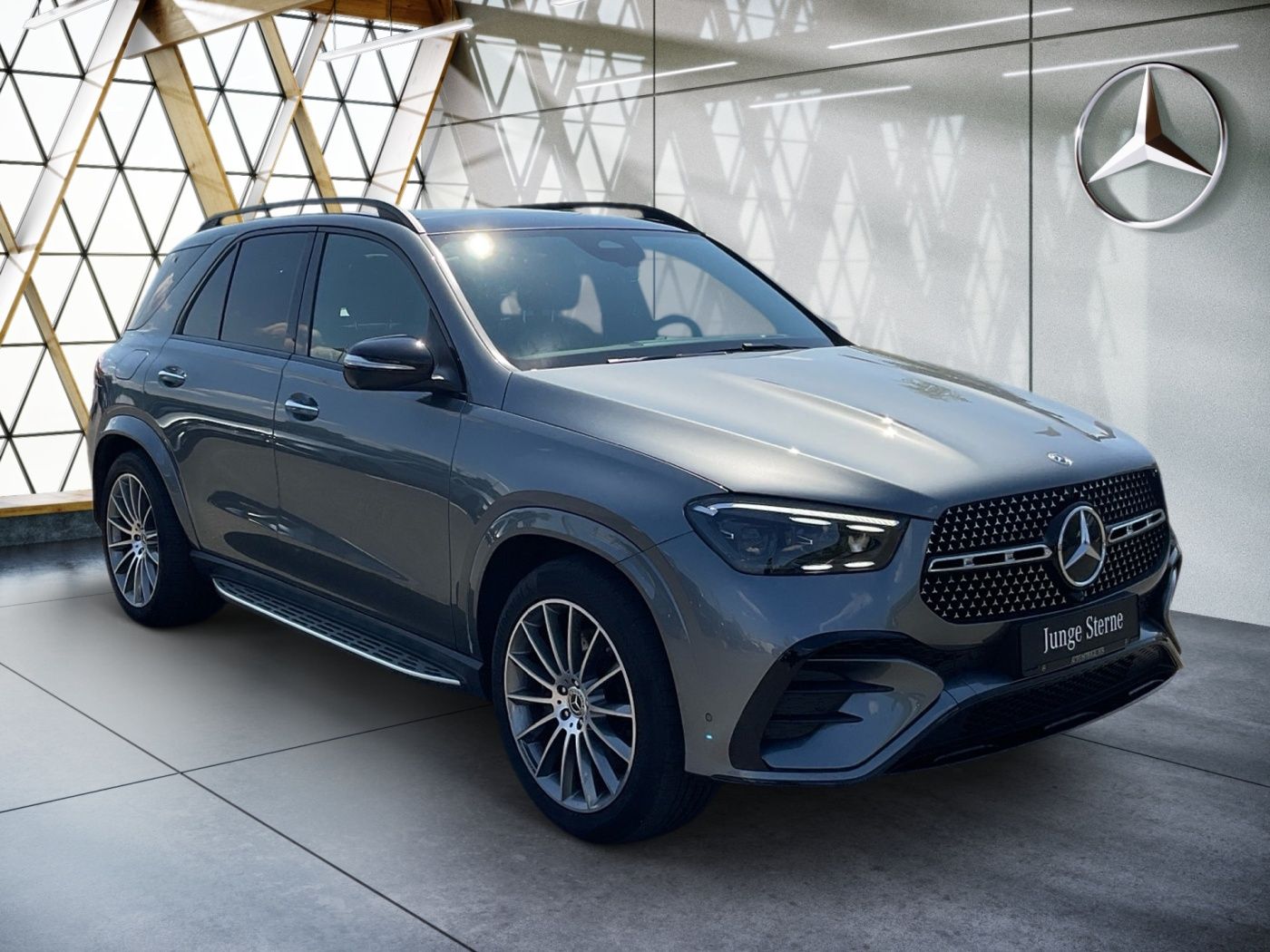 Mercedes-Benz GLE 300 d 4MATIC AMG Night*AHK*HUD*Pano*Airmatic